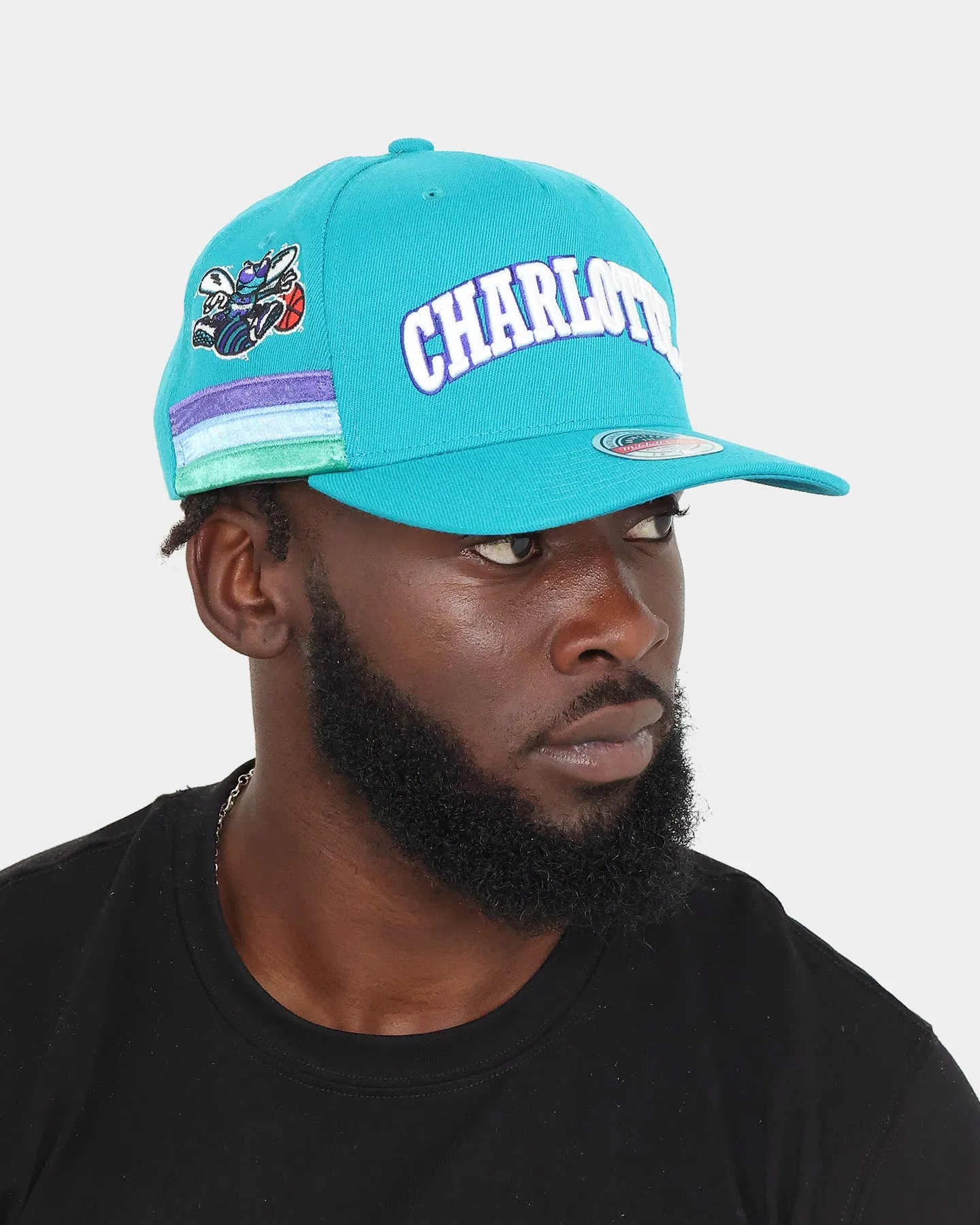 Mitchell & Ness Charlotte Hornets XL Short Hook Classic Red Snapback Teal