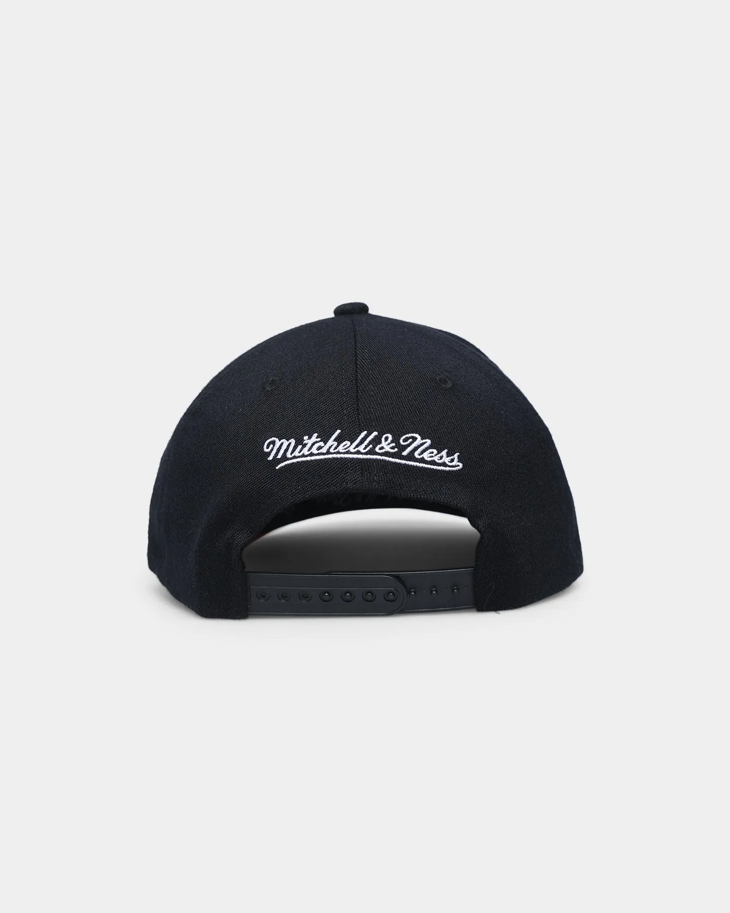 Mitchell & Ness Chicago Bulls Wings Classic Red Snapback Black