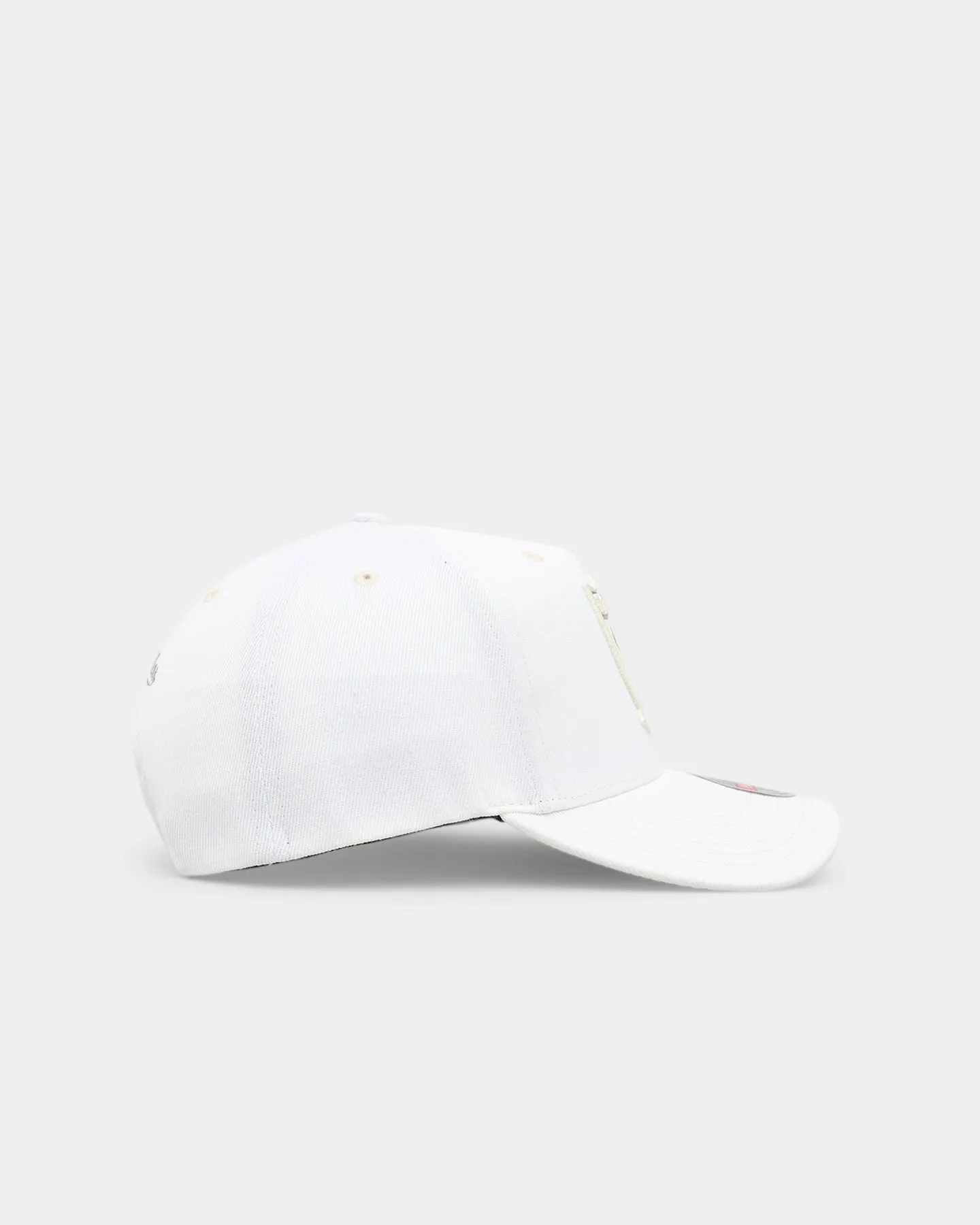Mitchell & Ness Las Vegas Raiders 'State Of Mind' Snapback Vintage White