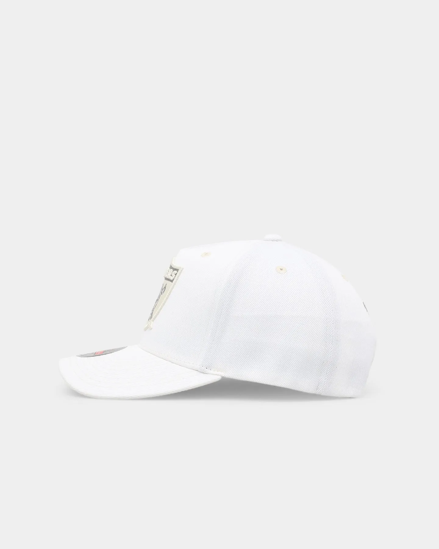 Mitchell & Ness Las Vegas Raiders 'State Of Mind' Snapback Vintage White
