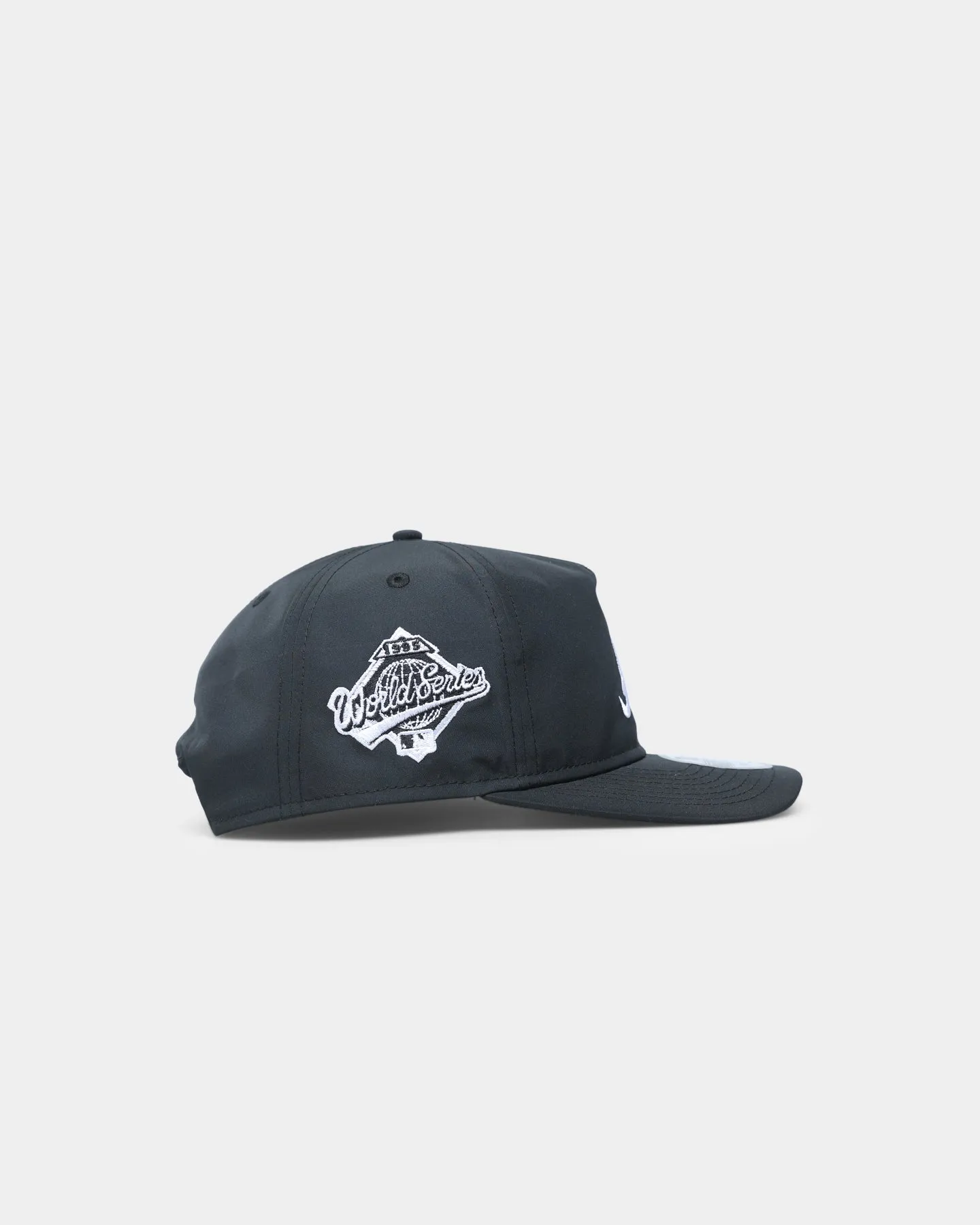 New Era Atlanta Braves 1995 'Black & White World Series' Prolight Old Golfer Snapback Black/White